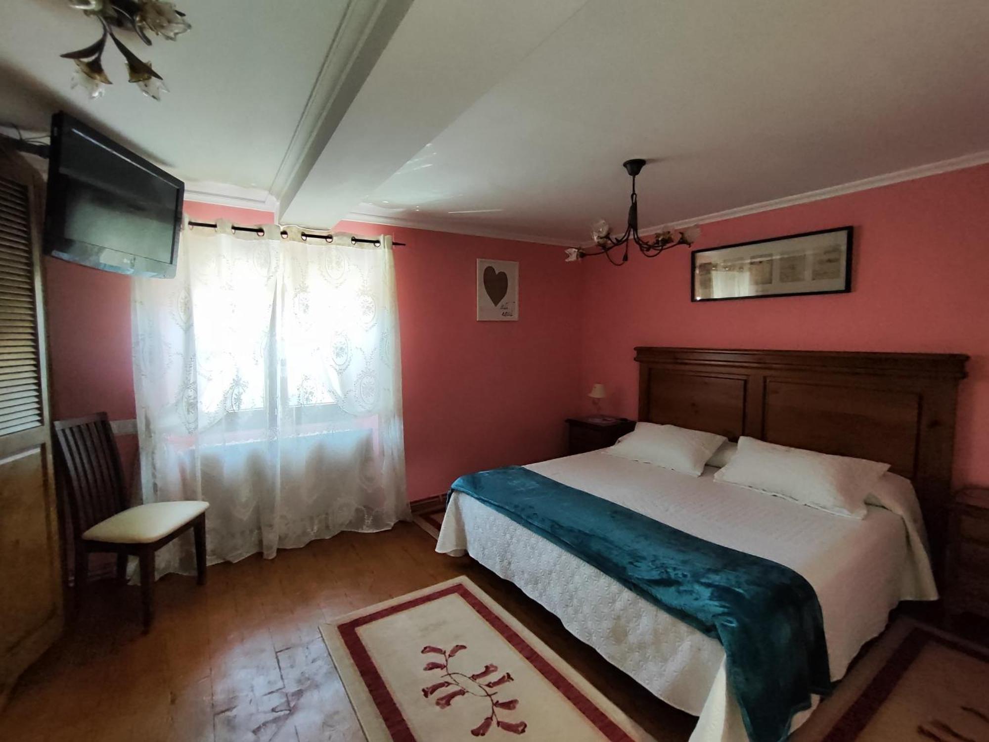 Pension Los Pasiegos Reocin ภายนอก รูปภาพ