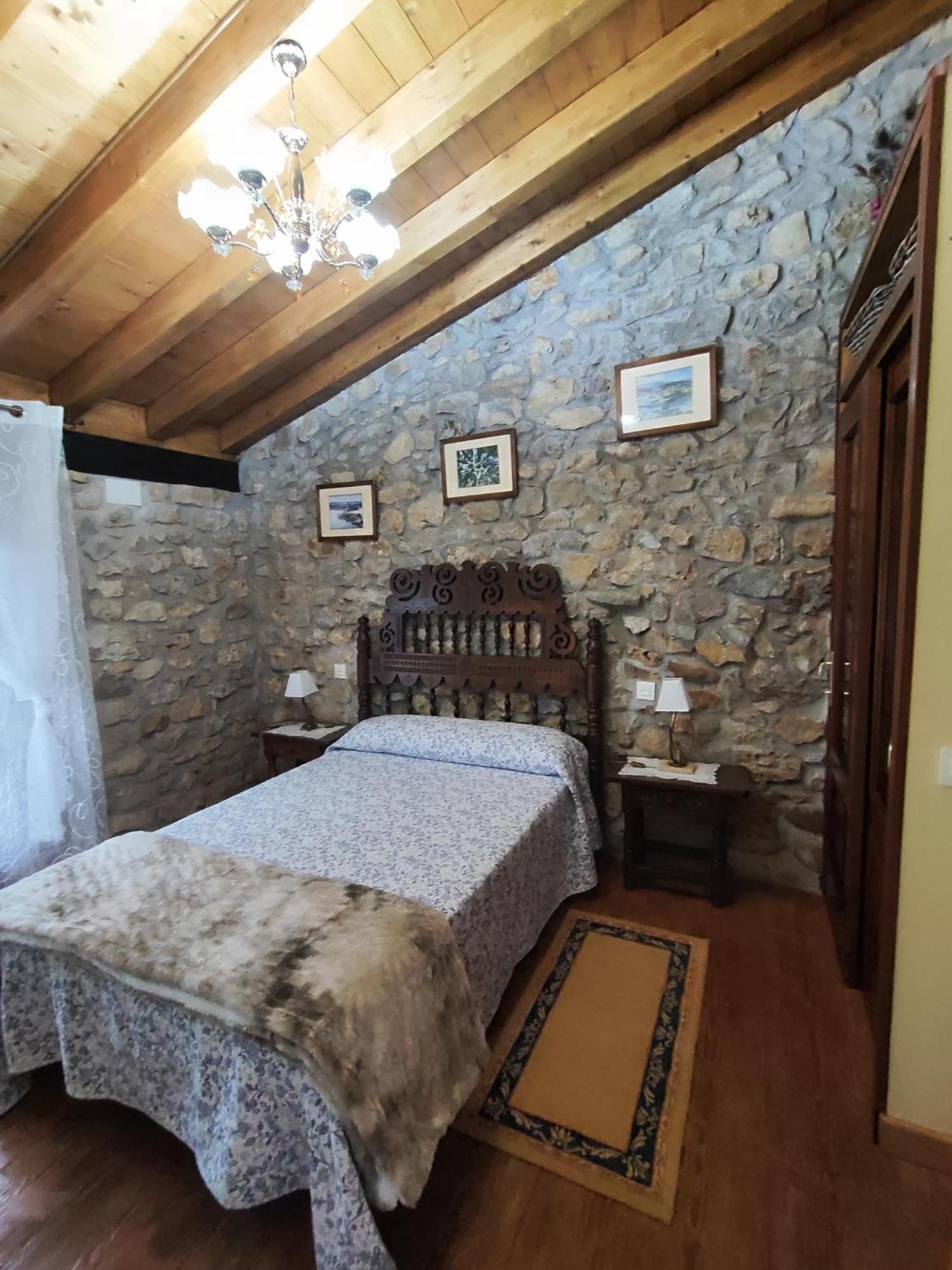 Pension Los Pasiegos Reocin ภายนอก รูปภาพ